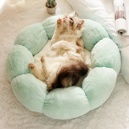 Flower - Fluffy & Cushy Warm Indoor Cat Bed