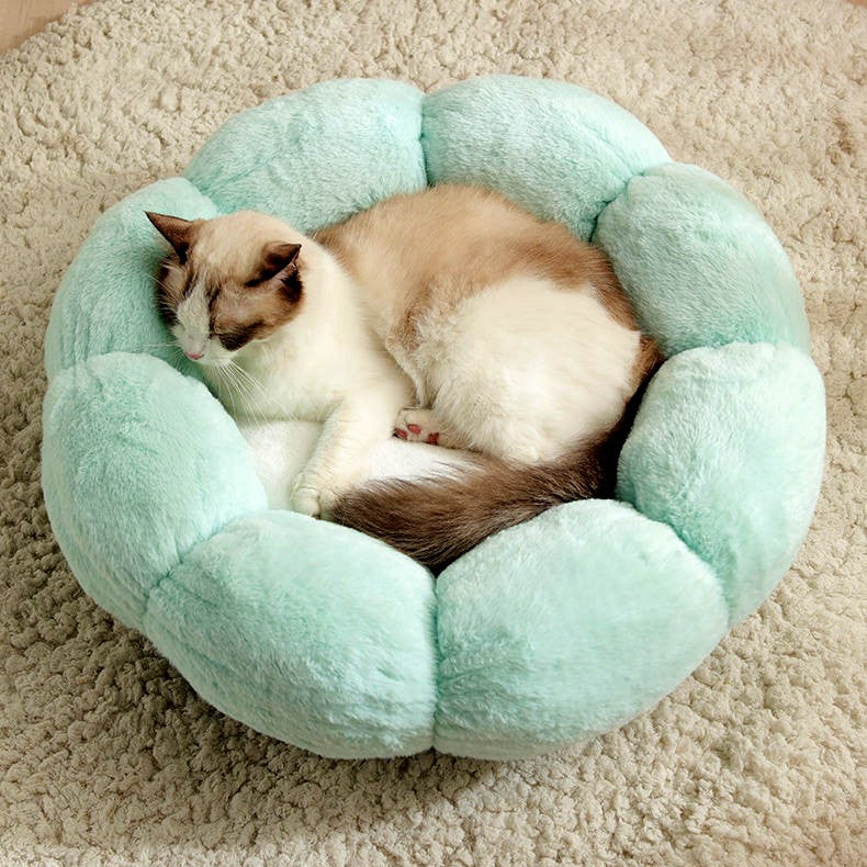 Flower - Fluffy & Cushy Warm Indoor Cat Bed