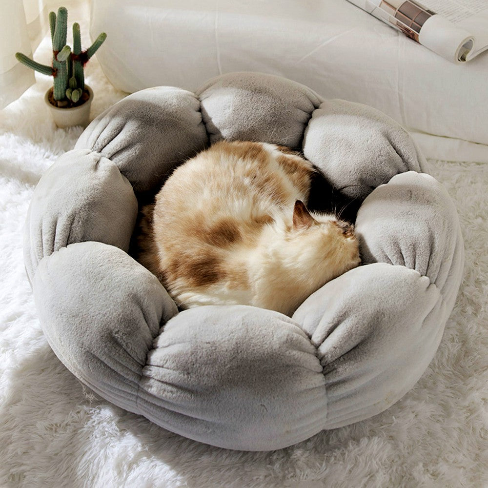 Flower - Fluffy & Cushy Warm Indoor Cat Bed